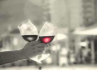 Ile ma się lat jak idzie się na studniówkę?